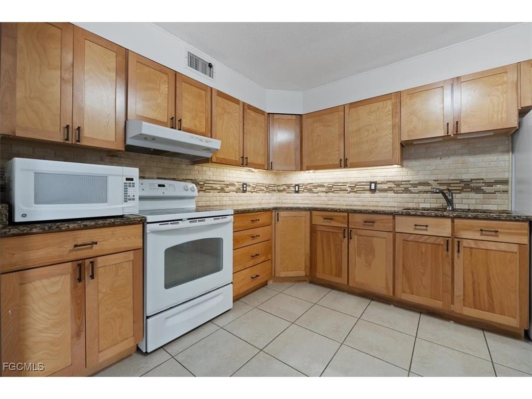 610 E Avenida Del Rio Clewiston FL 33440 2025026203 image12