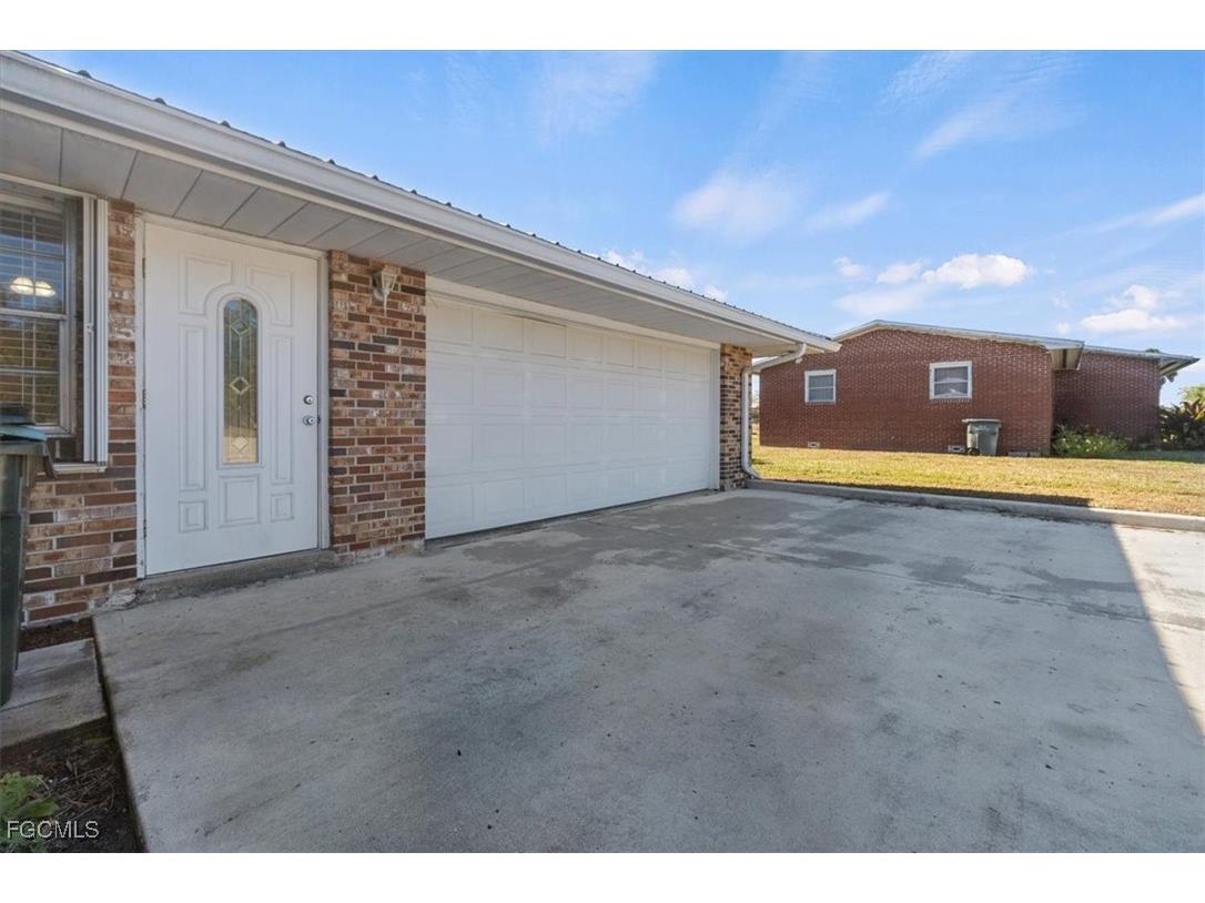 610 E Avenida Del Rio Clewiston FL 33440 2025026203 image4