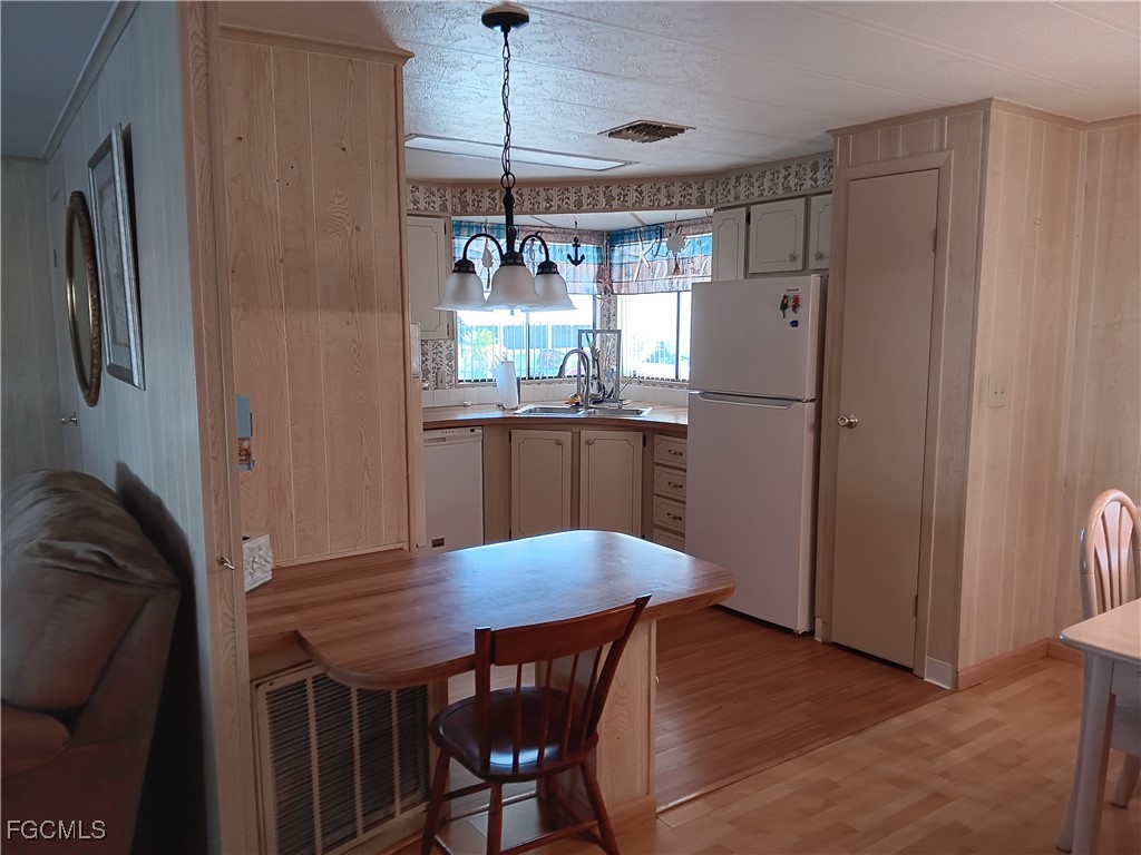 610 Friendly Place North Fort Myers FL 33917 2026003829 image12