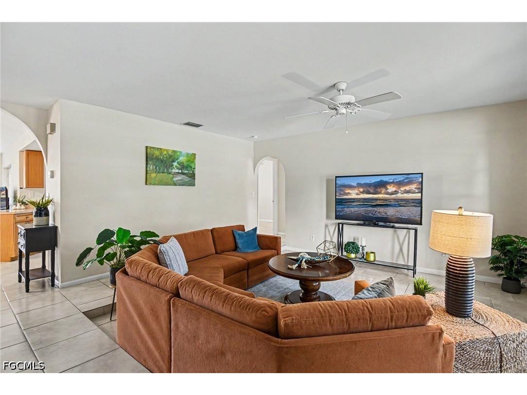 610 Retunda Parkway W Cape Coral FL 33904 2026022036 image3
