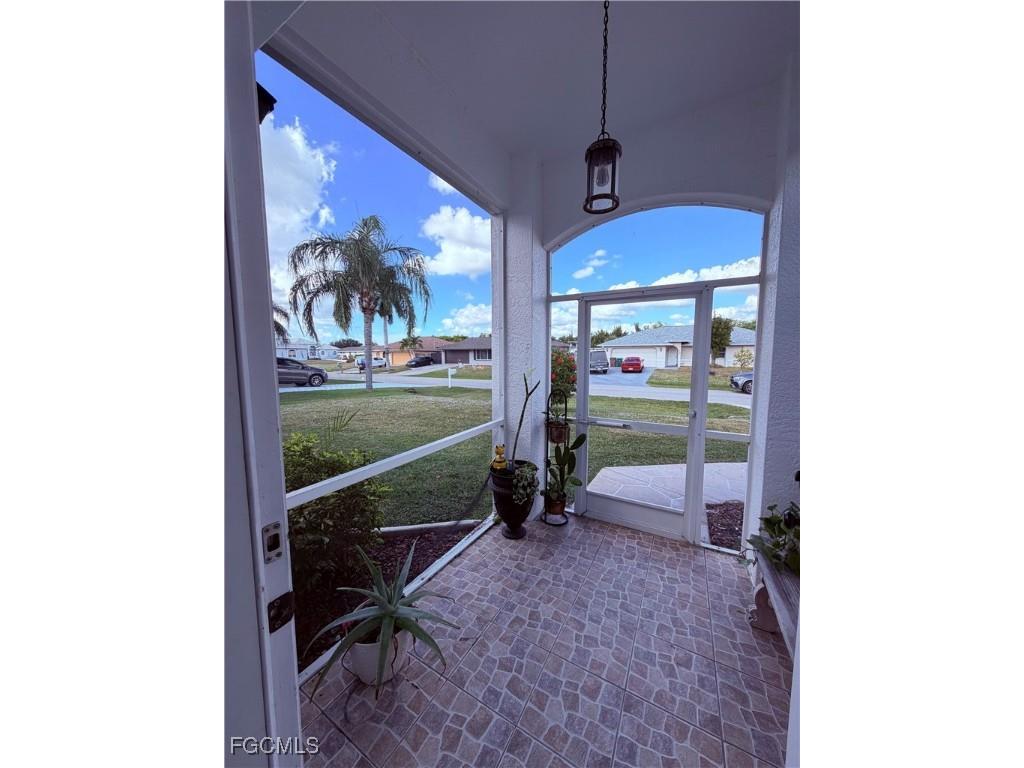 610 SE 21st Lane Cape Coral FL 33990 2025021900 image10