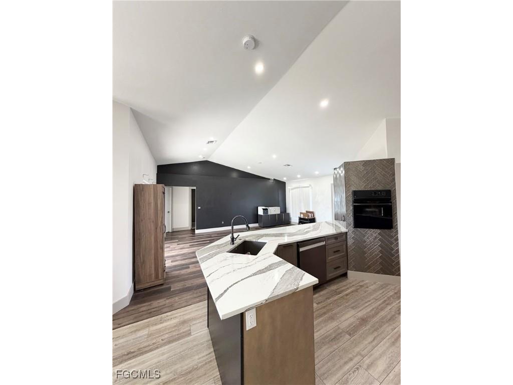 610 SE 21st Lane Cape Coral FL 33990 2025021900 image28