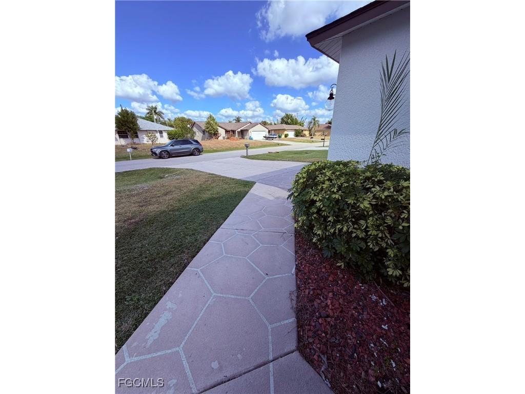 610 SE 21st Lane Cape Coral FL 33990 2025021900 image9