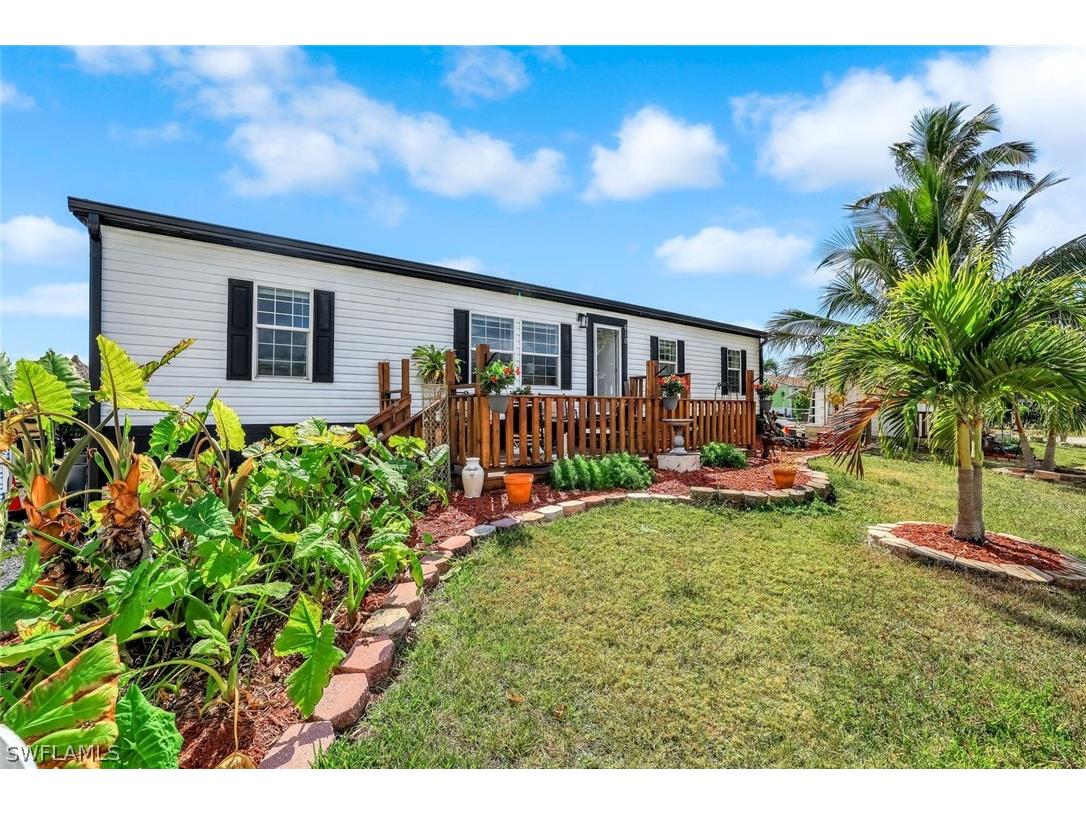 610 Sunset Drive Goodland FL 34140 226007749 image2