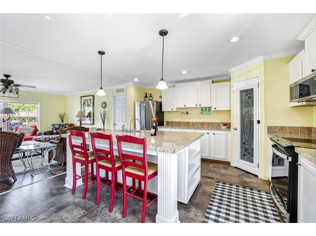 610 Sunset Drive Goodland FL 34140 226007749 image8