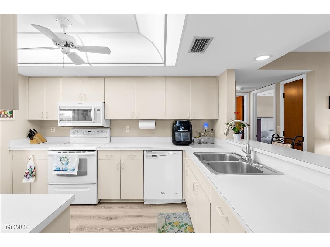 610 Victoria Drive #101C Cape Coral FL 33904 2025025510 image13