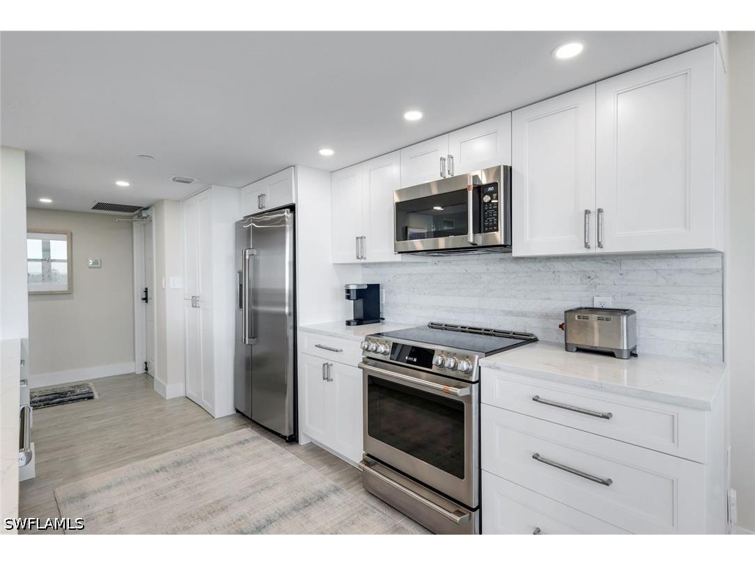 6101 Pelican Bay Boulevard #305 Naples FL 34108 226012687 image8