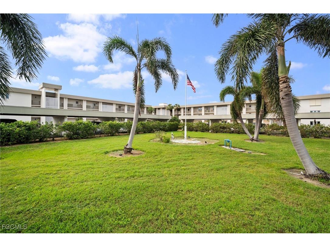 6102 Augusta Drive #302 Fort Myers FL 33907 2025010128 image1