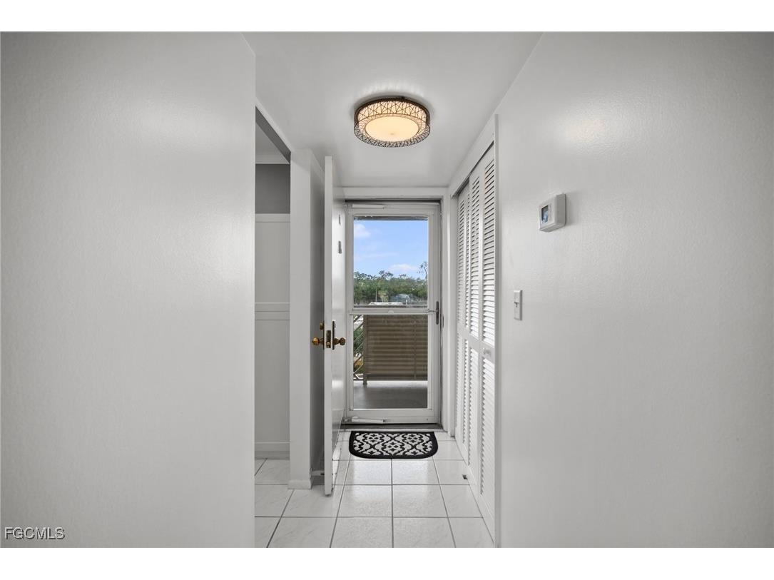 6102 Augusta Drive #302 Fort Myers FL 33907 2025010128 image4