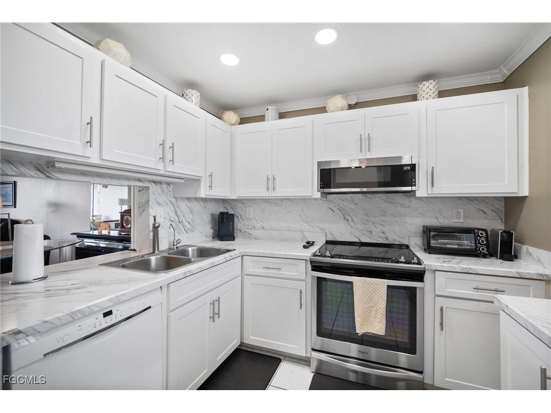 6102 Augusta Drive #302 Fort Myers FL 33907 2026001080 image8