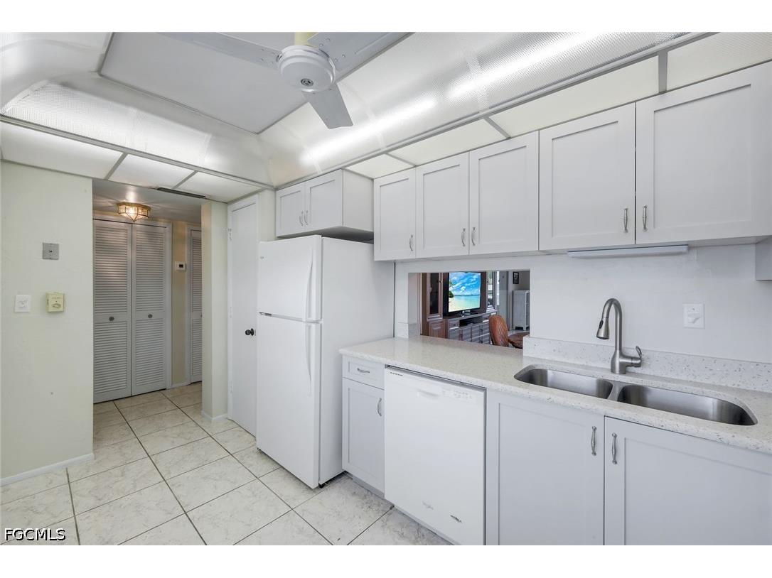 6102 Augusta Drive #307 Fort Myers FL 33907 2026026707 image2