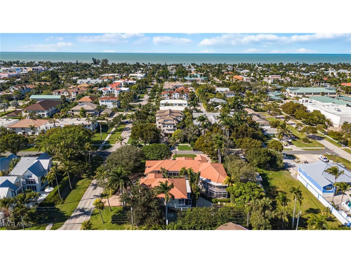 611 10th Avenue S #B2 Naples FL 34102 226003842 image1