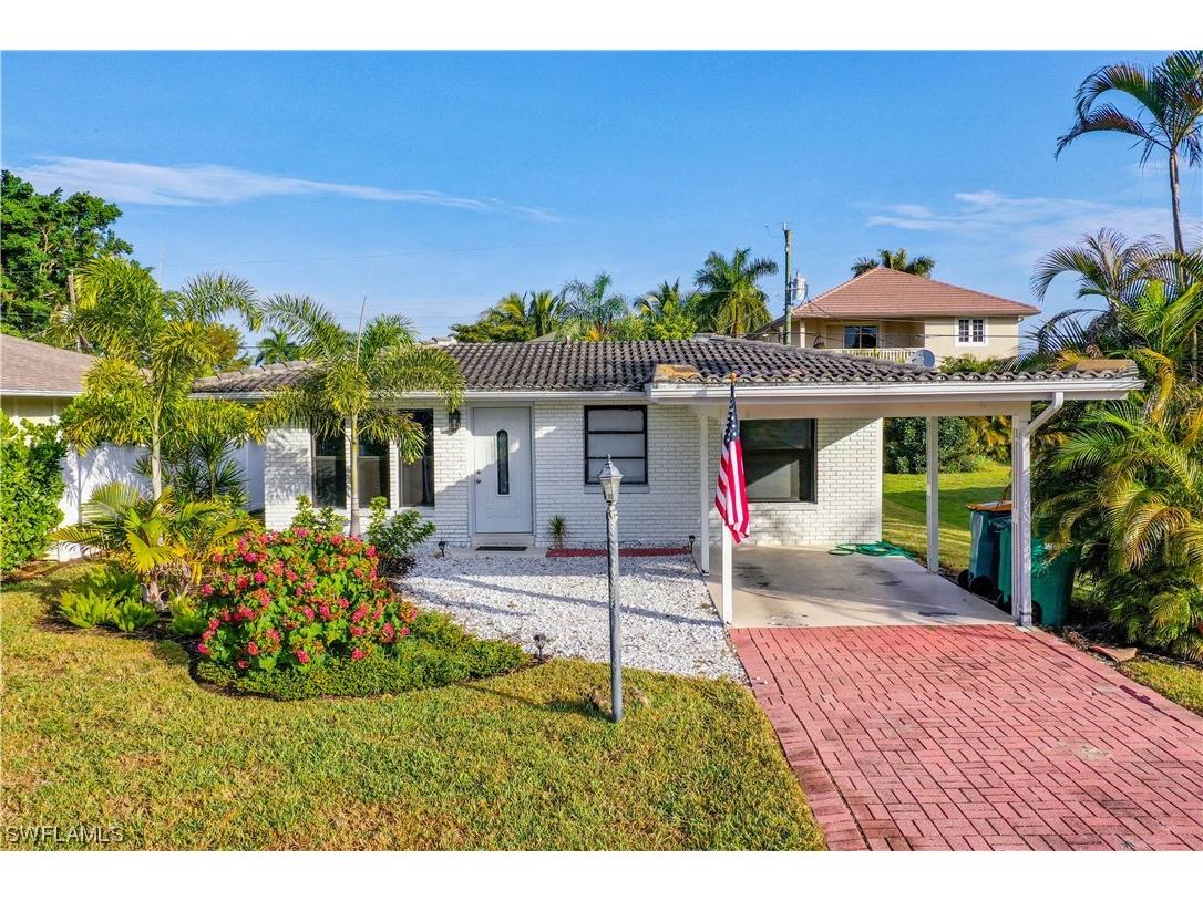 611 110th Avenue N Naples FL 34108 223044056 image1