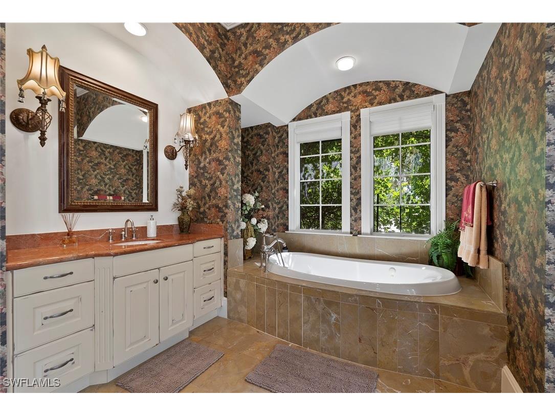 611 18th Avenue S Naples FL 34102 223084044 image32