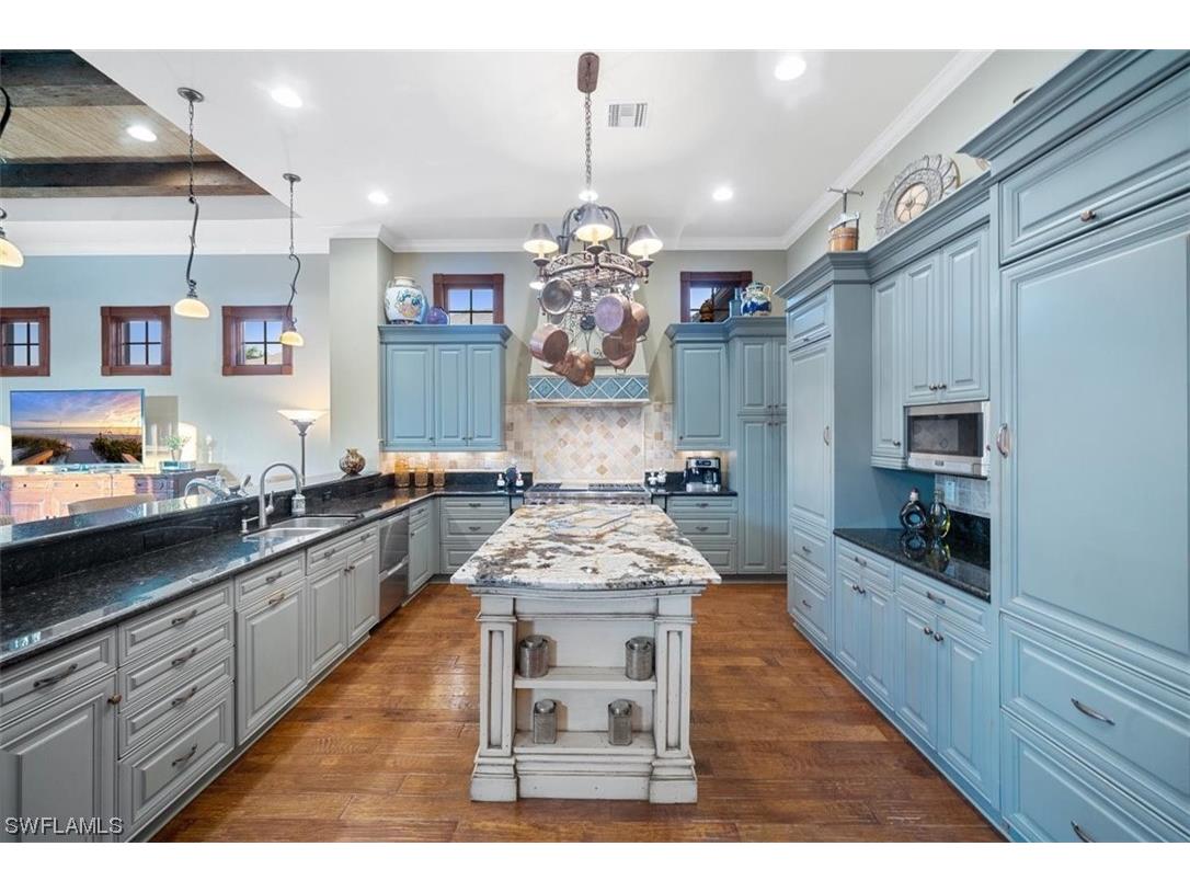 611 18th Avenue S Naples FL 34102 223084044 image7