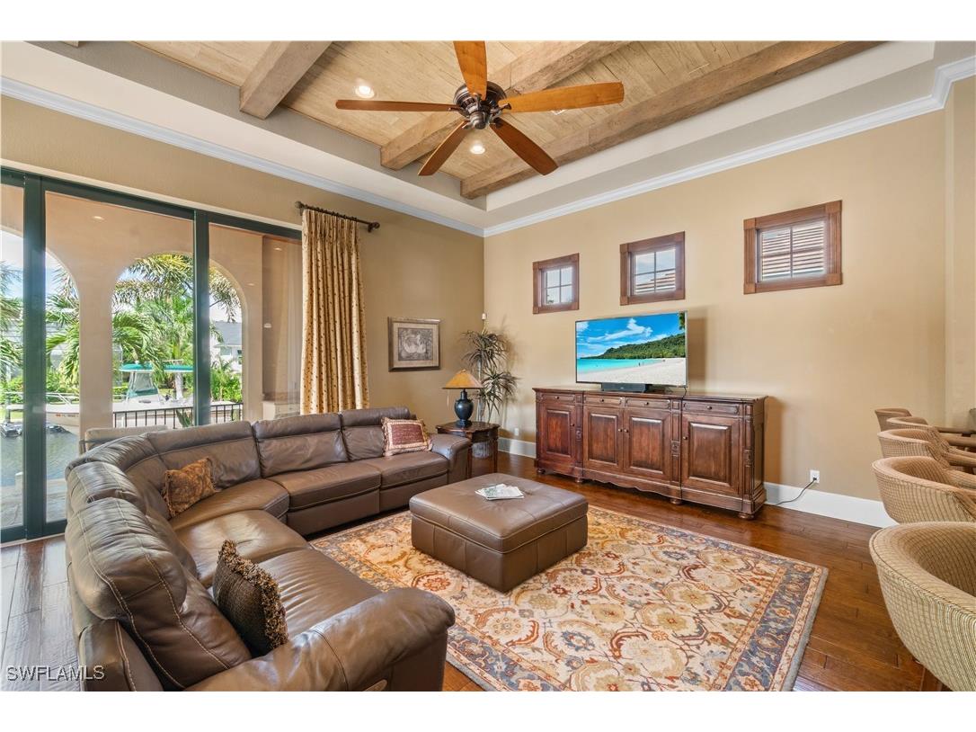 611 18th Avenue S Naples FL 34102 225066752 image1