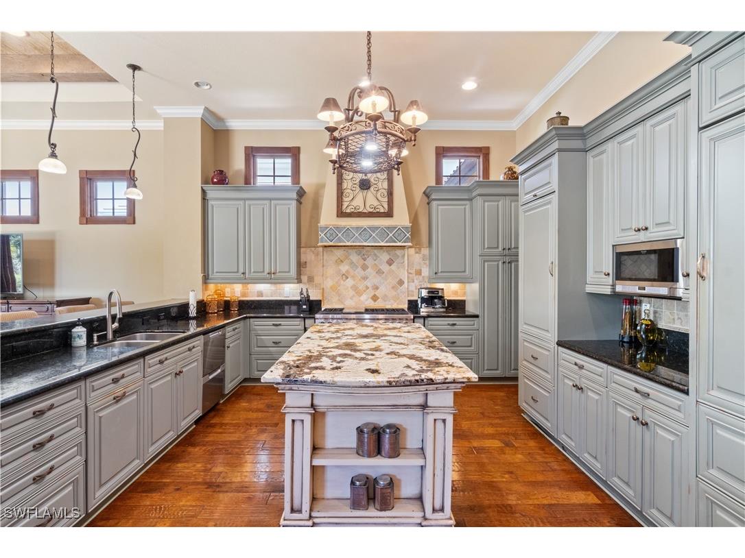 611 18th Avenue S Naples FL 34102 225066752 image4