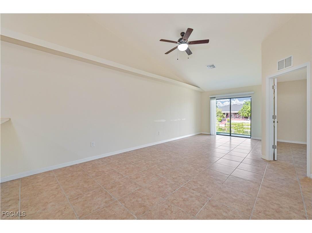 611/613 SE 14th Street Cape Coral FL 33990 2025023925 image10
