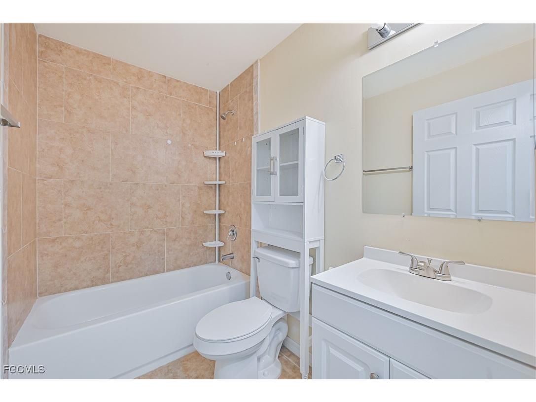 611/613 SE 14th Street Cape Coral FL 33990 2025023925 image19