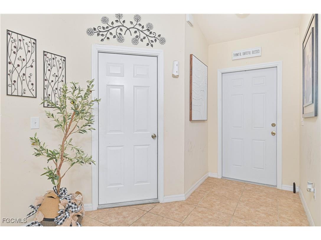 611/613 SE 14th Street Cape Coral FL 33990 2025023925 image28