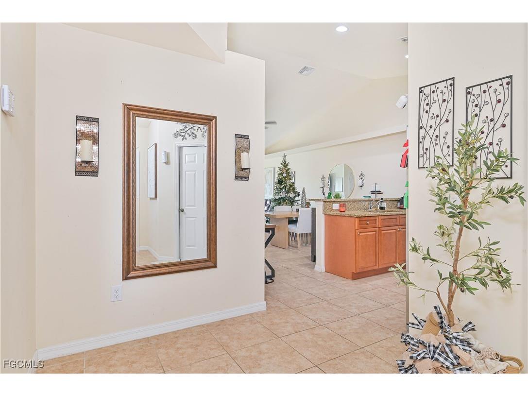 611/613 SE 14th Street Cape Coral FL 33990 2025023925 image29