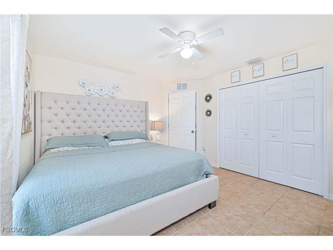 611/613 SE 14th Street Cape Coral FL 33990 2025023925 image36