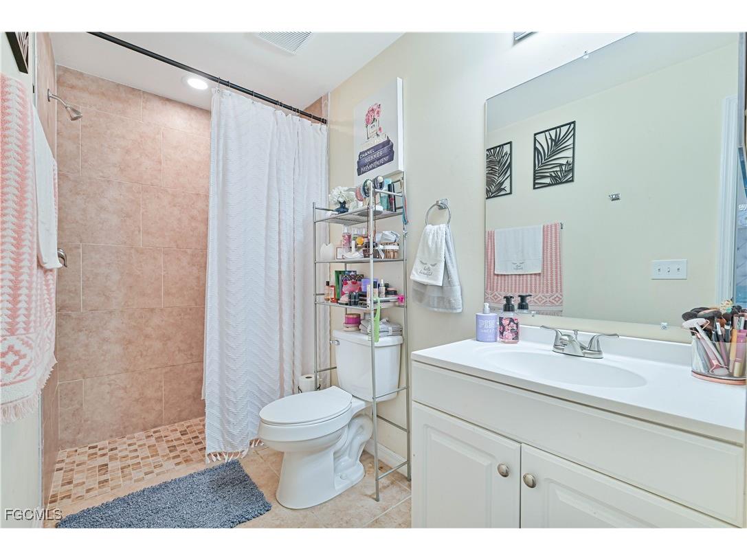 611/613 SE 14th Street Cape Coral FL 33990 2025023925 image37