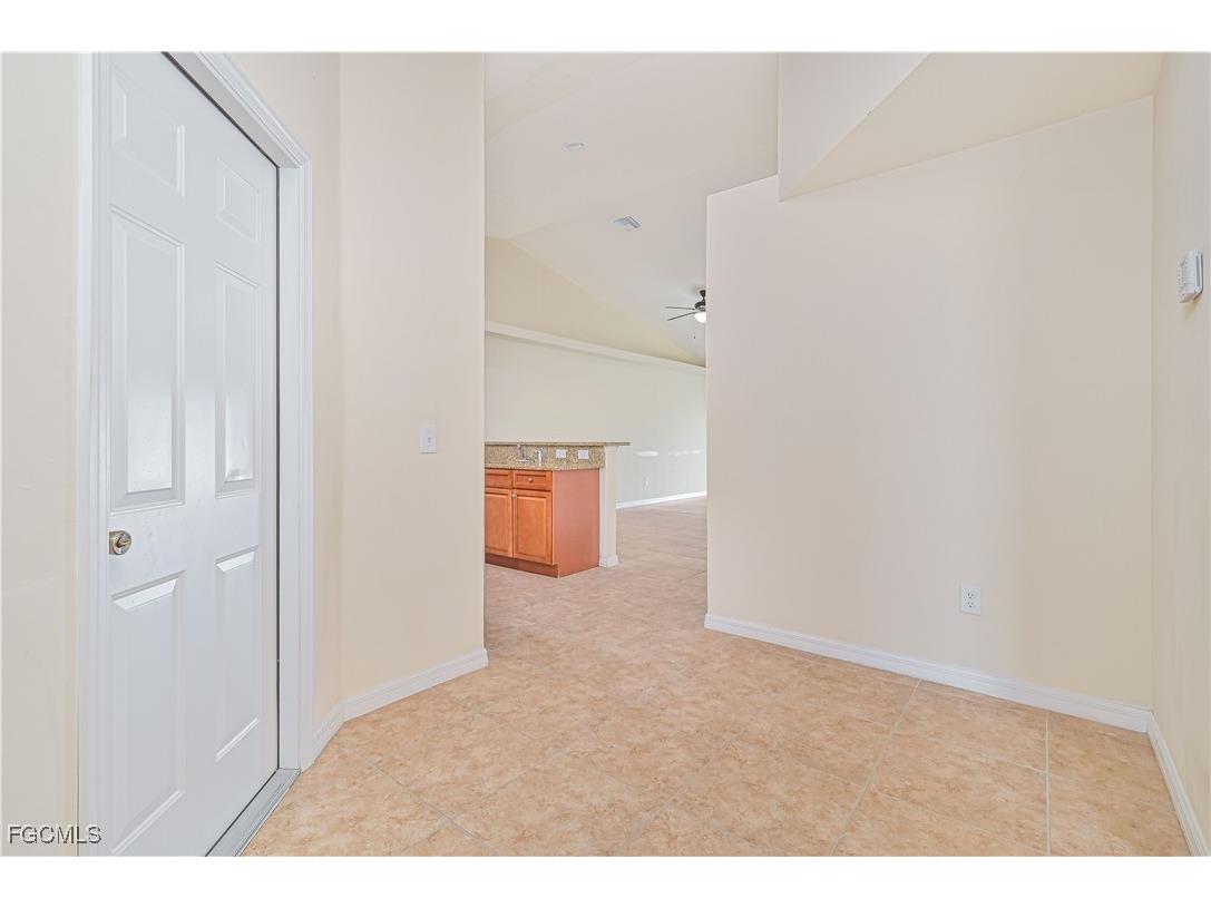 611/613 SE 14th Street Cape Coral FL 33990 2025023925 image6