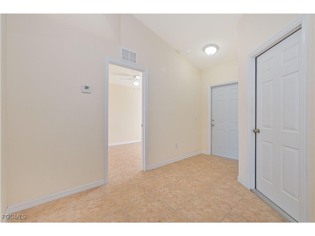 611/613 SE 14th Street Cape Coral FL 33990 2025023925 image7