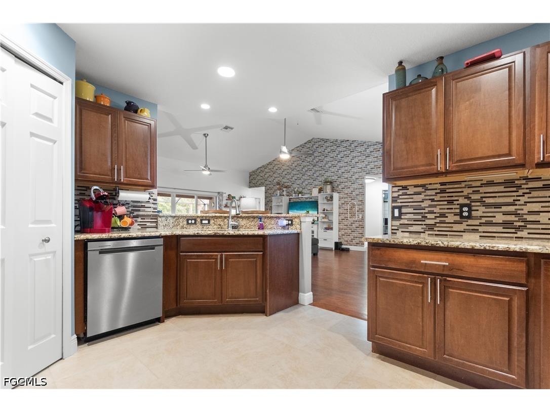 611 Cleveland Avenue Lehigh Acres FL 33972 2026016182 image2