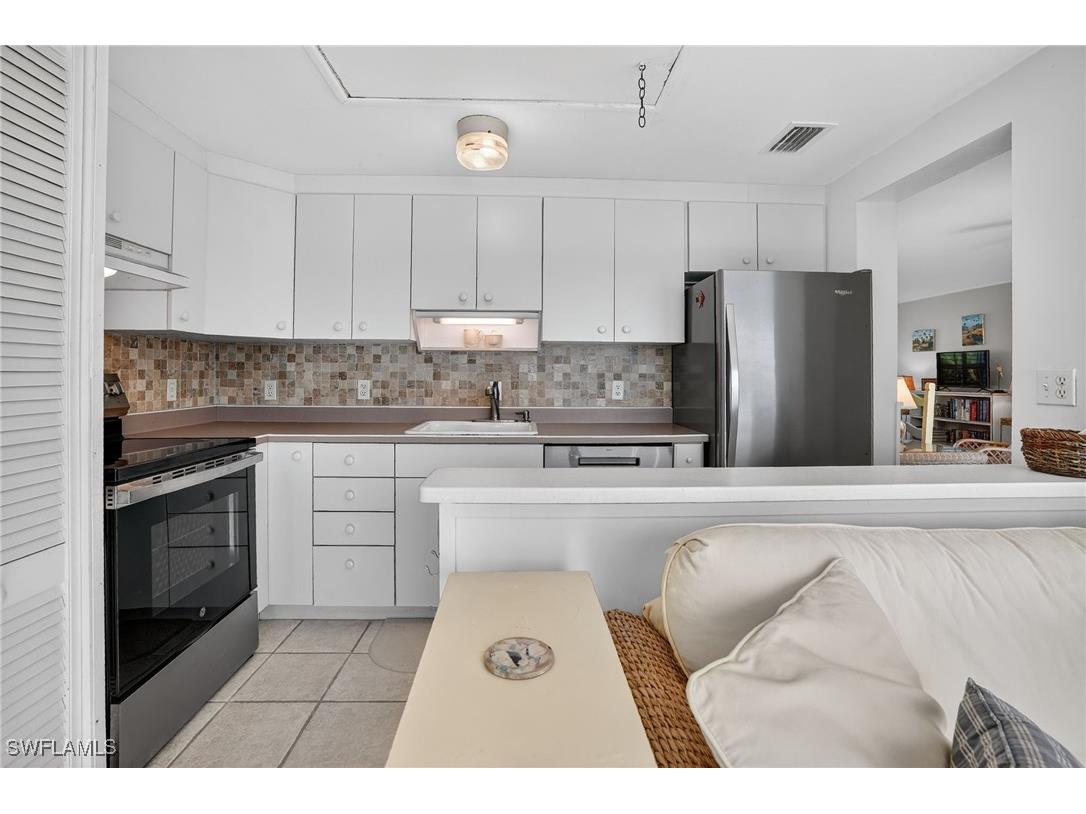 611 Palm Avenue #J40 Goodland FL 34140 225084041 image16