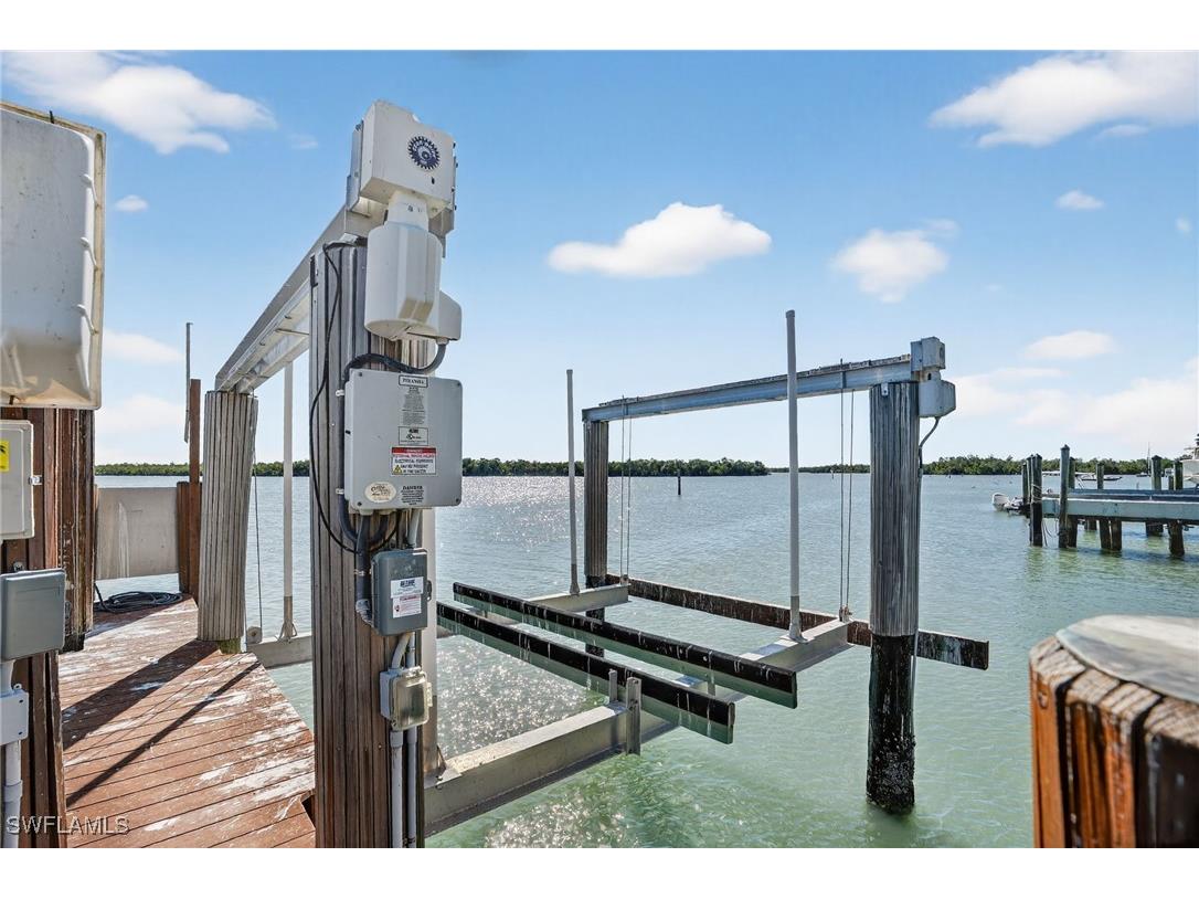 611 Palm Avenue #J40 Goodland FL 34140 225084041 image30