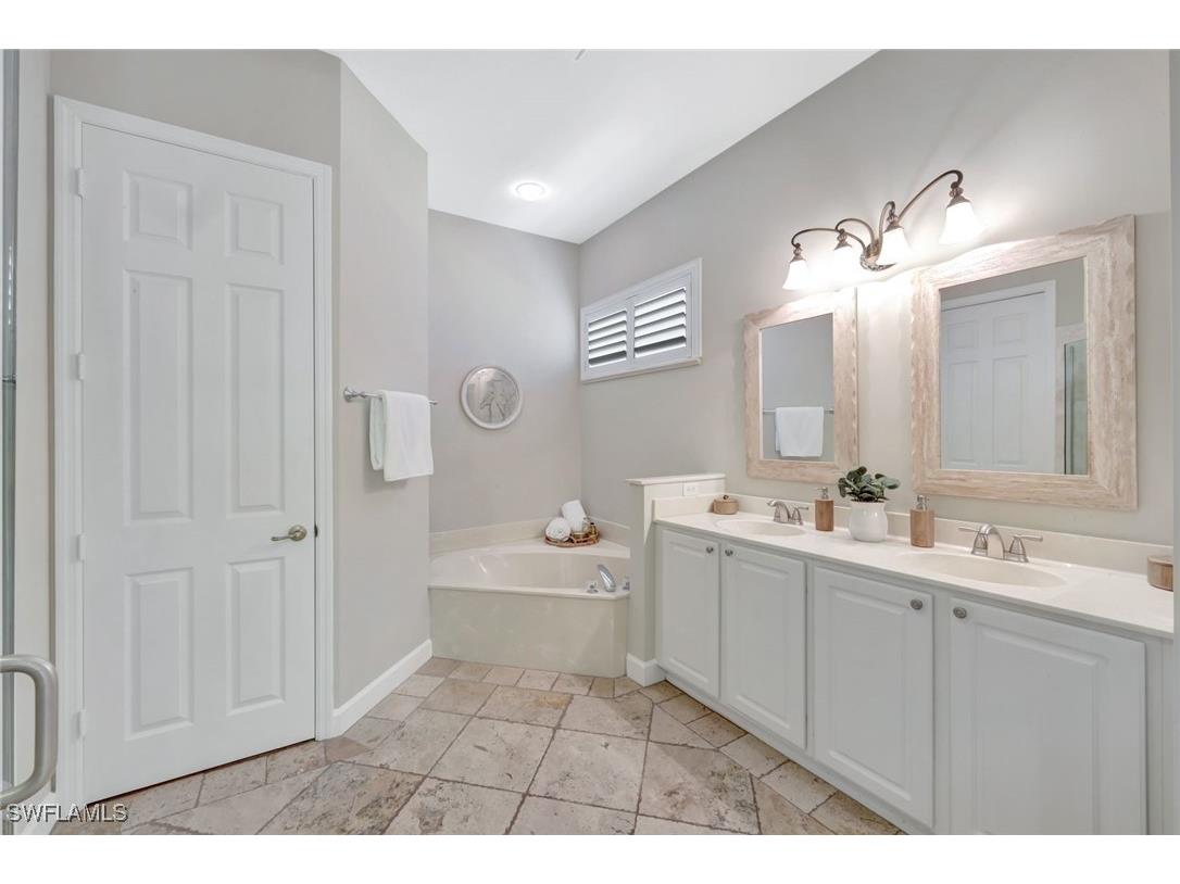 6119 Manchester Place Naples FL 34110 225081141 image17