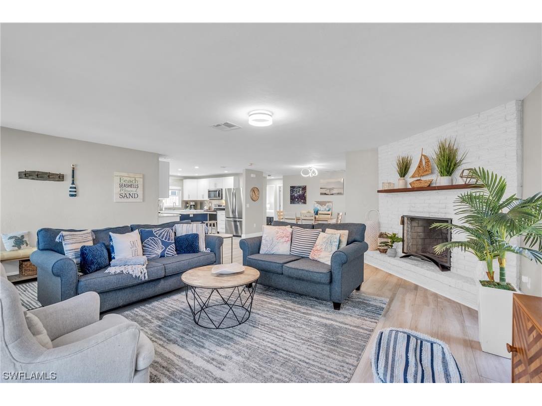 612 106th Avenue N Naples FL 34108 224021480 image1