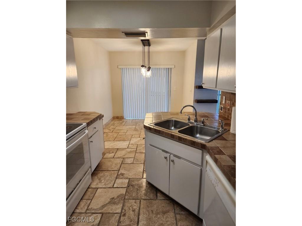 612 SW 8th Court Cape Coral FL 33991 2025004950 image12