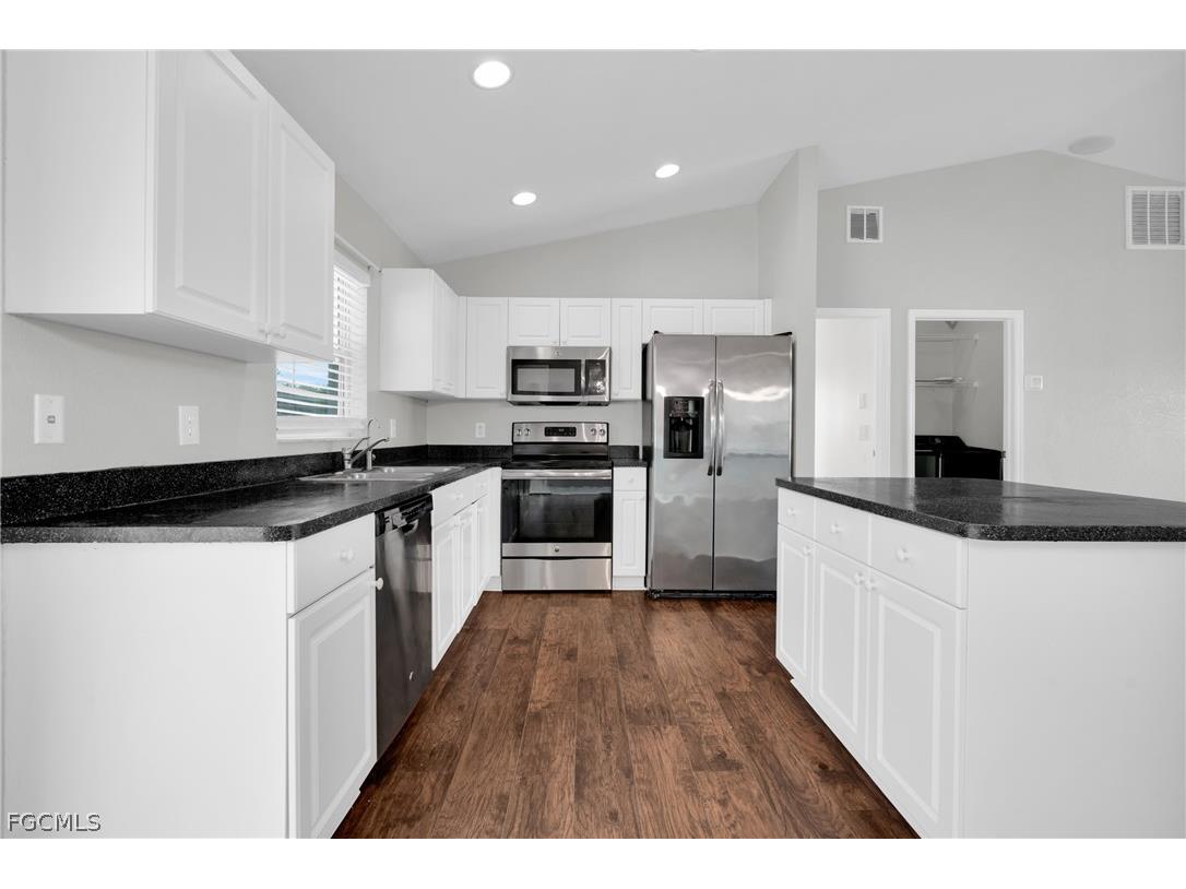 6121 Hutton Court Fort Myers FL 33905 2026005956 image8