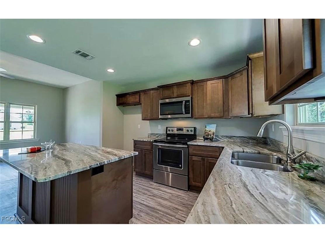 6123 Hendley Court Fort Myers FL 33905 2025010687 image10