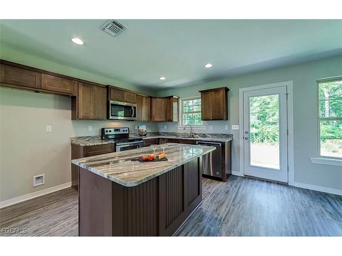 6123 Hendley Court Fort Myers FL 33905 2025010687 image7