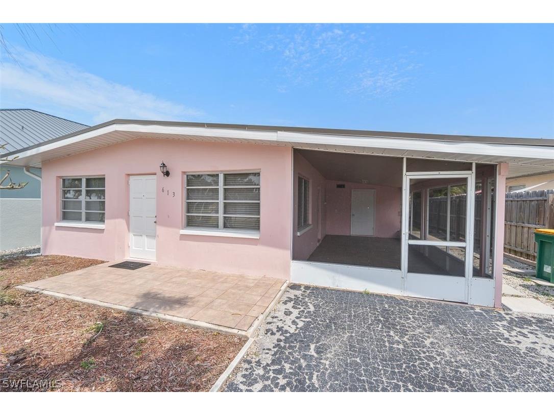 613 107th Avenue N Naples FL 34108 224032223 image1