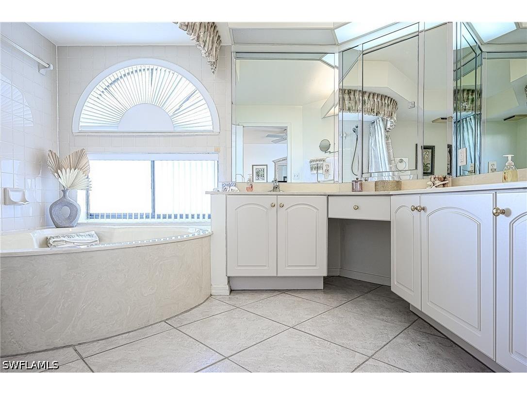 613 Beachwalk Circle #J Naples FL 34108 226021660 image18