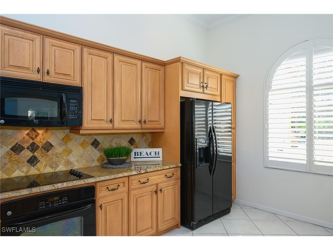 613 Beachwalk Circle #J-204 Naples FL 34108 225071602 image14