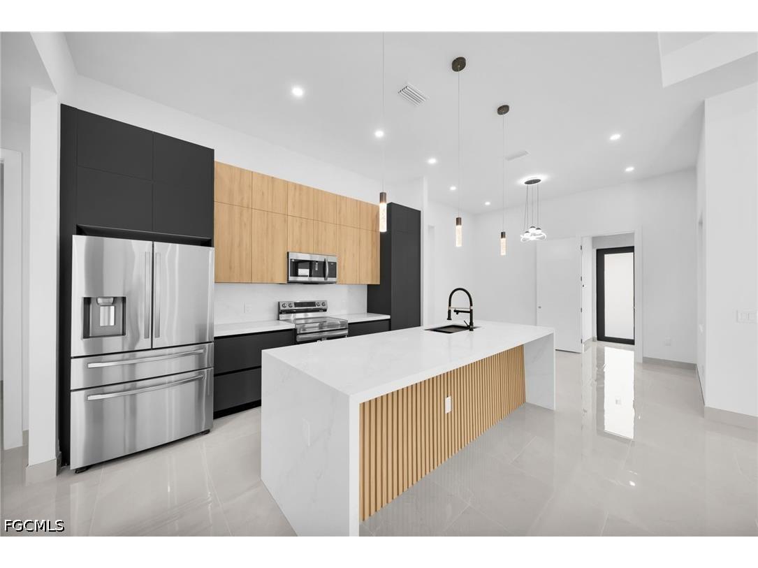 613 Gleason Parkway Cape Coral FL 33914 2026012378 image10