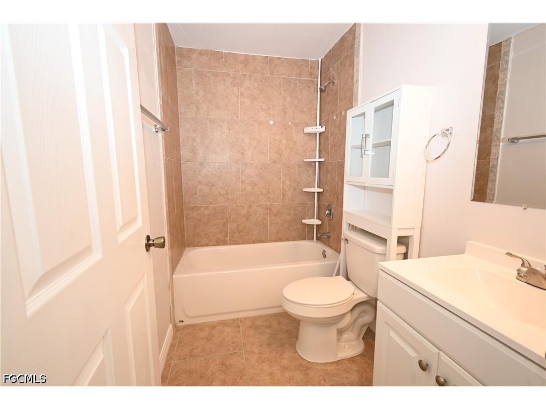 613 SE 14th Street Cape Coral FL 33990 2026020645 image8