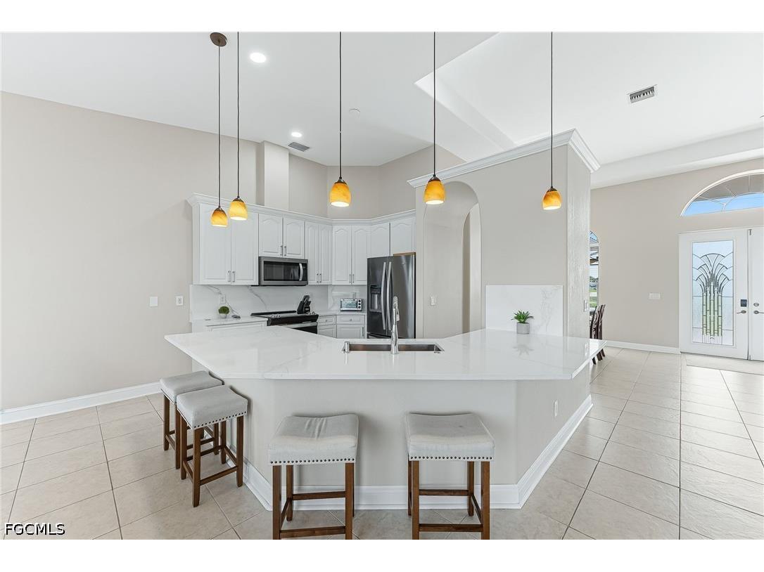 613 SE 4th Place Cape Coral FL 33990 2026023055 image11