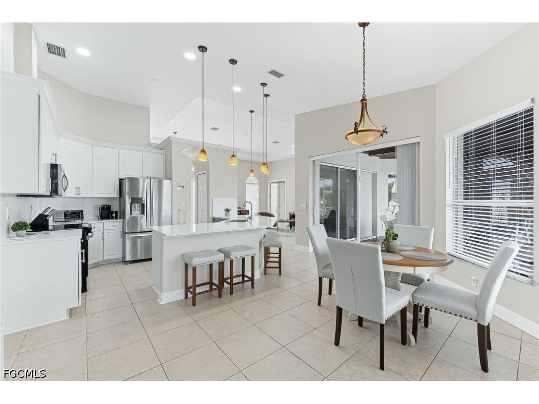613 SE 4th Place Cape Coral FL 33990 2026023055 image12
