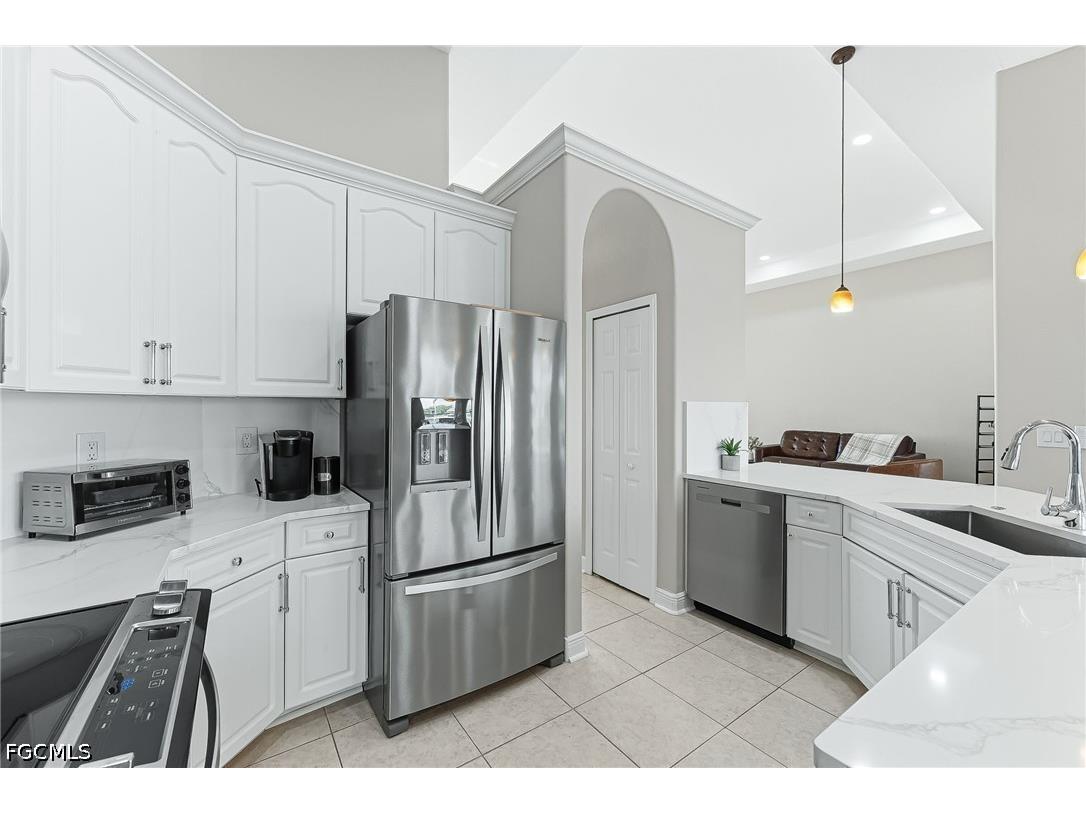 613 SE 4th Place Cape Coral FL 33990 2026023055 image13