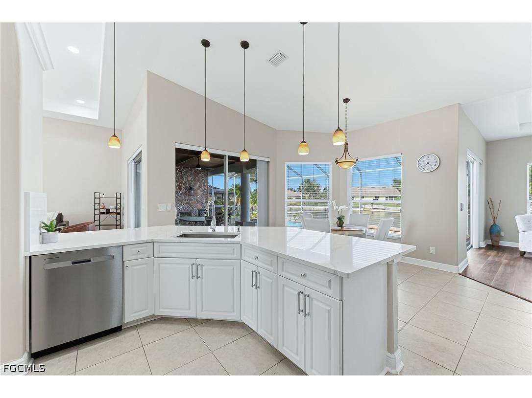 613 SE 4th Place Cape Coral FL 33990 2026023055 image15