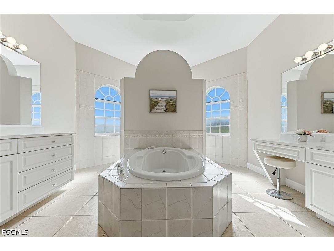 613 SE 4th Place Cape Coral FL 33990 2026023055 image25