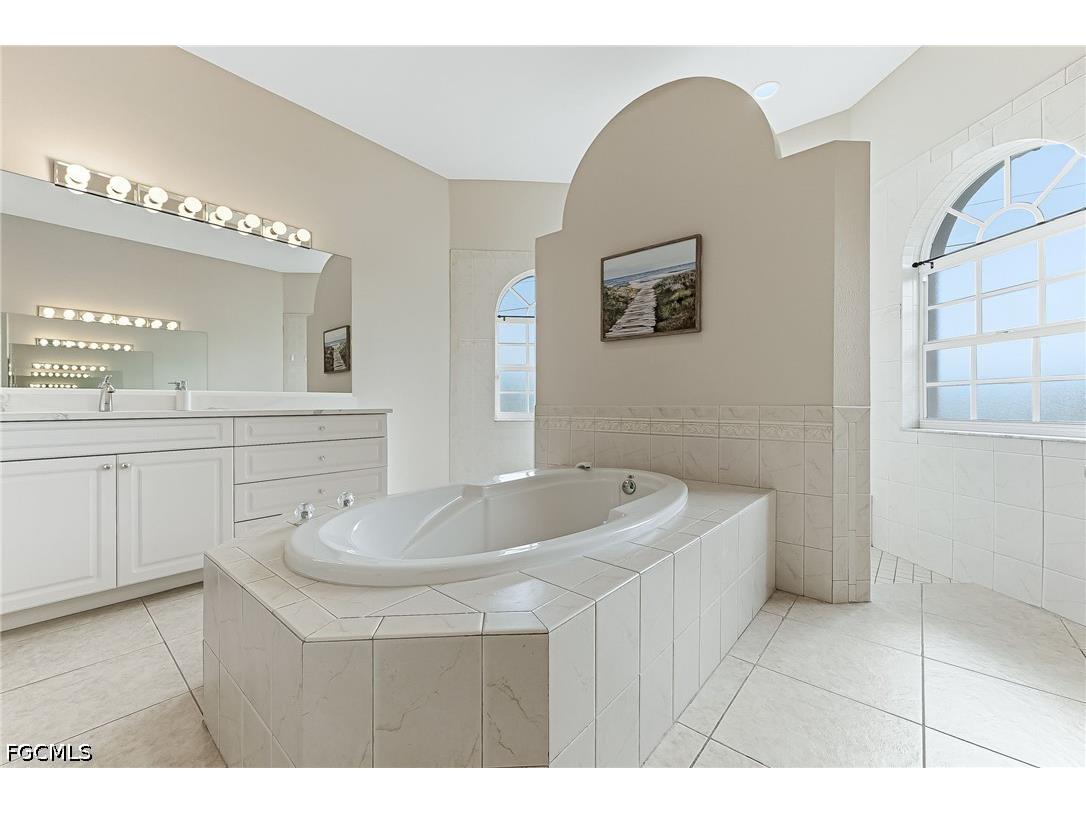 613 SE 4th Place Cape Coral FL 33990 2026023055 image27