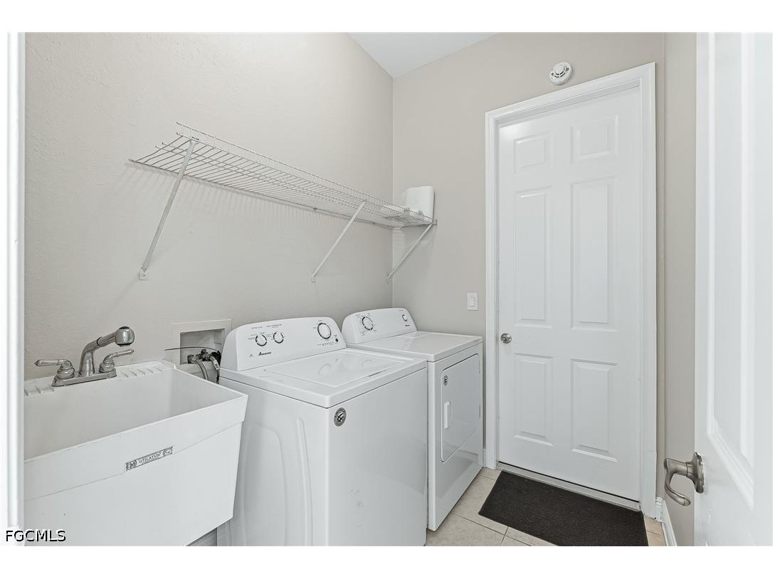 613 SE 4th Place Cape Coral FL 33990 2026023055 image33